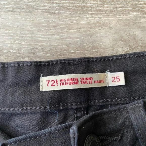 Levi’s 721 Ripped High Waist  Cropped Raw Hem Skinny Jeans - Picture 6 of 16